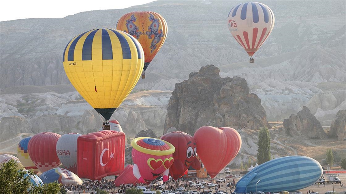 kapadokya-semalari-figurlu-balonlarla-renklendi-qChEtz8y.jpg