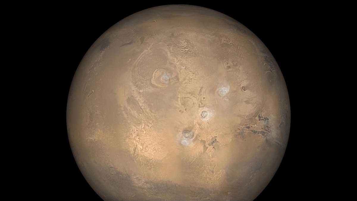 nasa-marsin-daha-hizli-donmeye-basladigini-ve-gunlerinin-kisaldigini-acikladi-IWaUizVJ.jpg