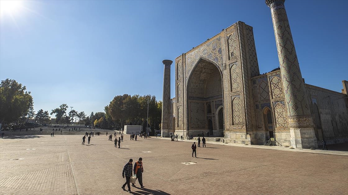 ozbekistana-yilin-7-ayinda-3-milyon-680-bin-turist-geldi-fWqDdu9j.jpg