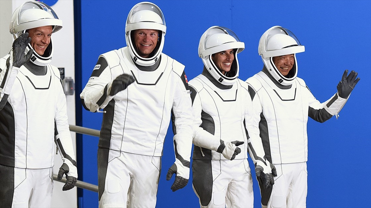 space-xin-4-astronotu-uluslararasi-uzay-istasyonuna-inis-yapti-4gdIaGAM.jpg