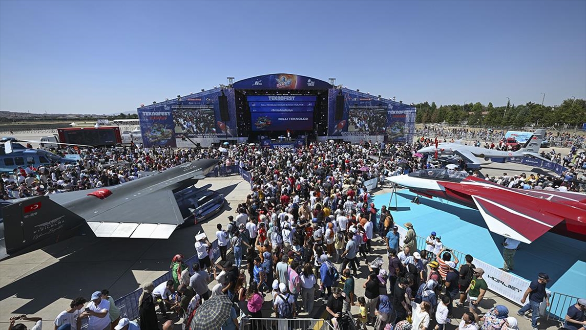 teknofest-ankarada-yeni-ziyaretci-rekoru-bekleniyor-3pj9iCYk.jpg