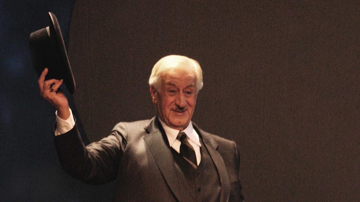 turk-sinemasinin-usta-sesi-toron-karacaoglu-JHfTyupZ.jpg