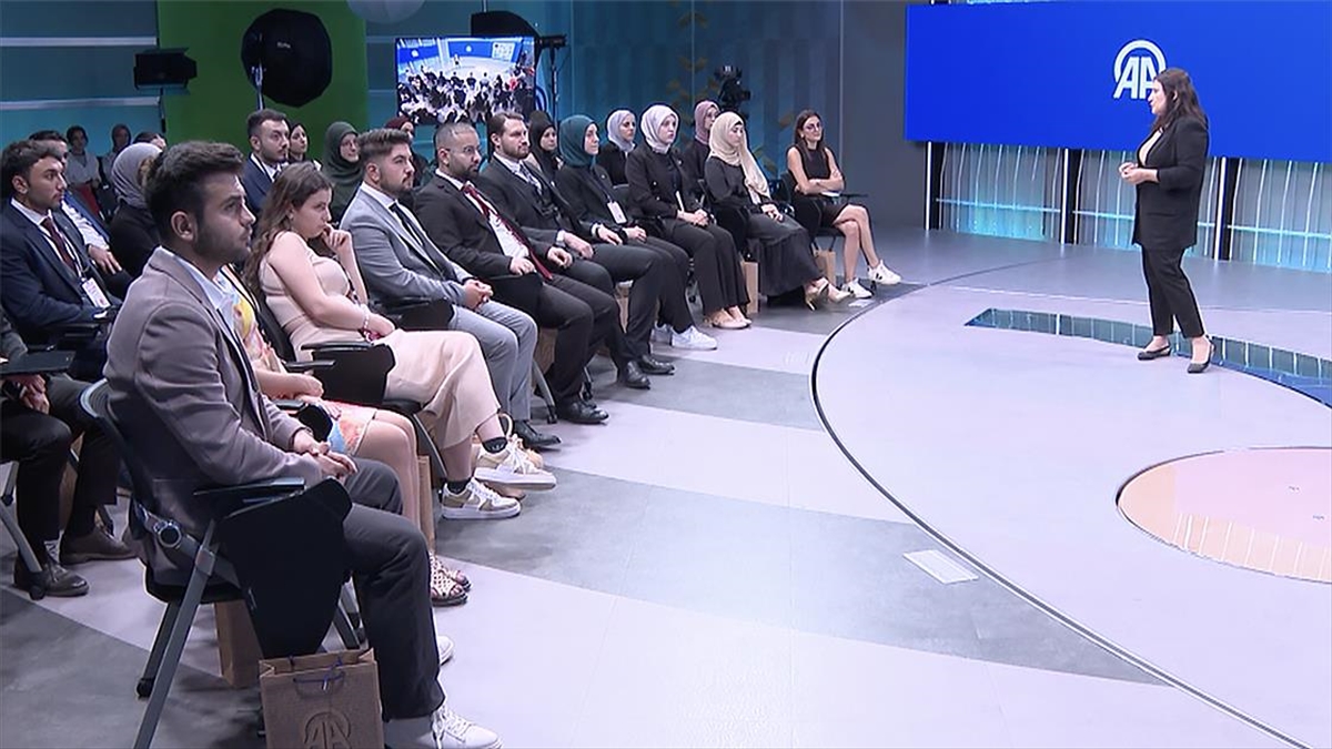 ytb-genc-liderler-programina-katilan-yurt-disinda-yasayan-turk-gencleri-turkiyeyi-cok-ozluyor-yOYP88Ag.jpg