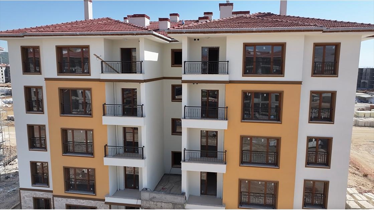adiyamanda-650-deprem-konutunun-1-15-ay-icinde-teslim-edilmesi-hedefleniyor-VD2YizJT.jpg