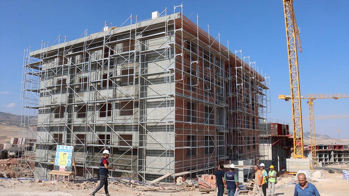 adiyamanda-kalici-deprem-konutlarinin-yapimi-suruyor-r1vJwHOg.jpg