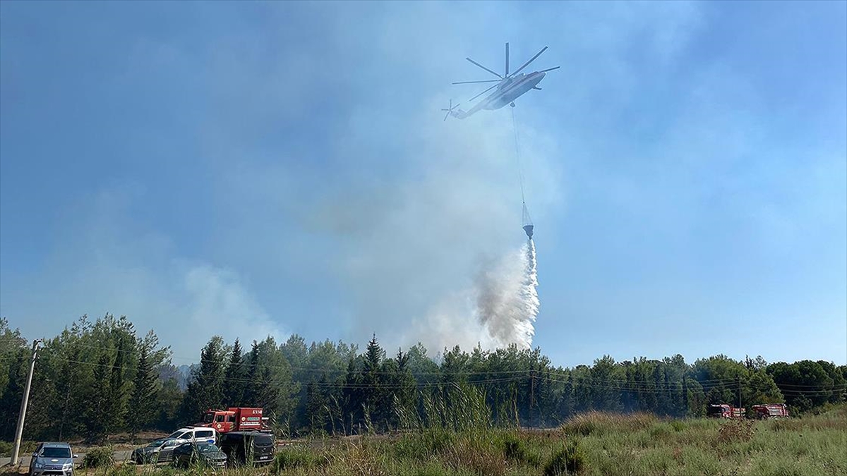 antalyada-otluk-alanda-cikan-yangin-tersane-ve-ormana-sicradi-5BN3yB6u.jpg