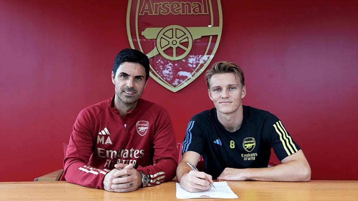 arsenal-martin-odegaardin-sozlesmesini-uzatti-dItIS2Et.jpg