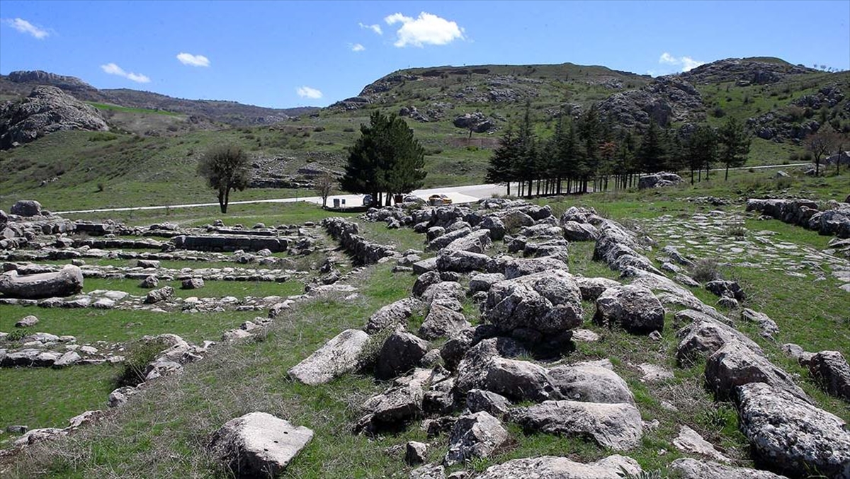 corumdaki-hitit-baskenti-hattusada-yeni-bir-hint-avrupa-dili-kesfedildi-m8HVre24.jpg