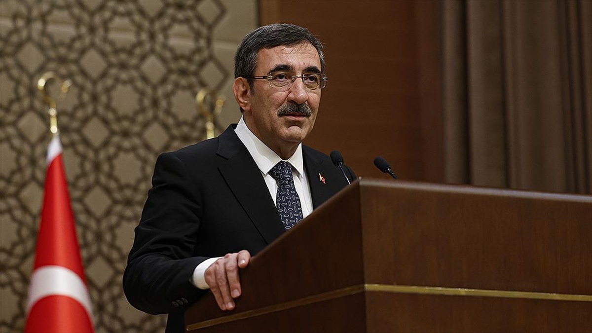 cumhurbaskani-yardimcisi-yilmaz-yurt-disina-egitim-icin-gonderilen-ogrencilerin-burslarinda-yapilan-artislari-acikladi-qHRarHZp.jpg