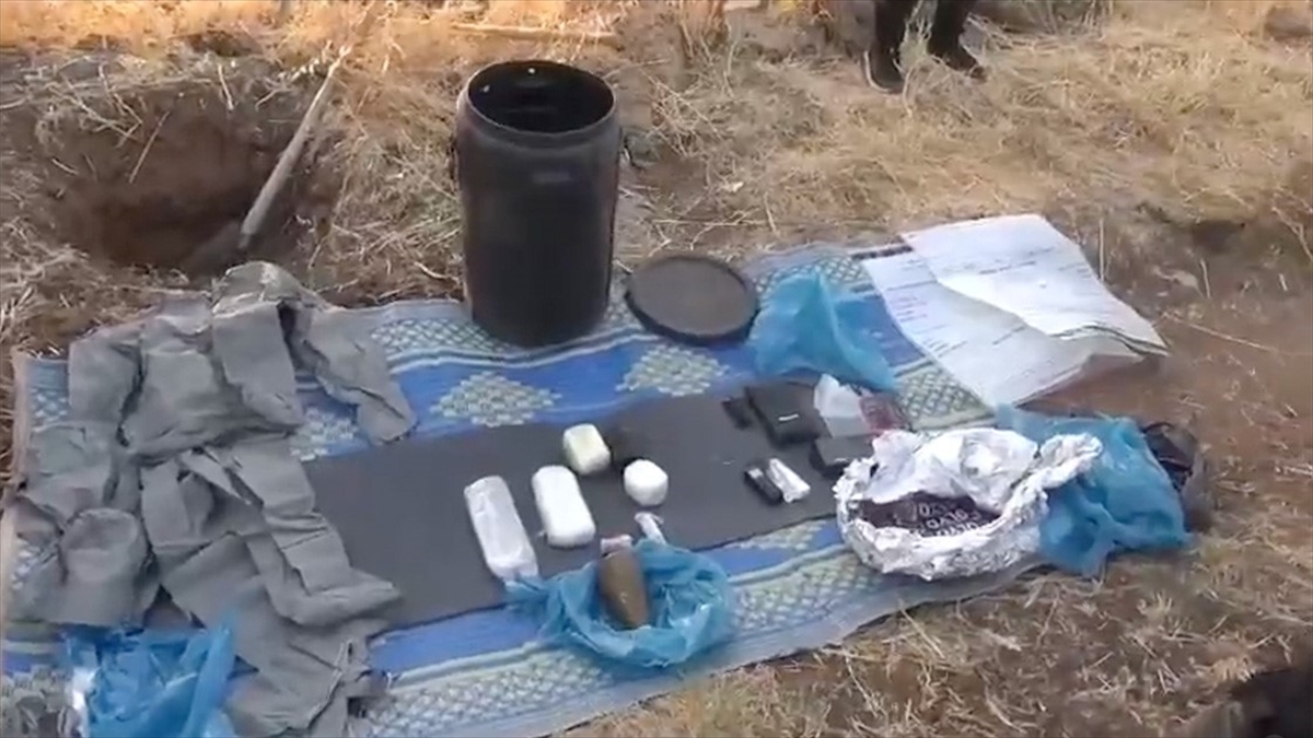 diyarbakirda-bombali-eylem-hazirligindaki-5-terorist-etkisiz-hale-getirildi-IidZLOnz.jpg