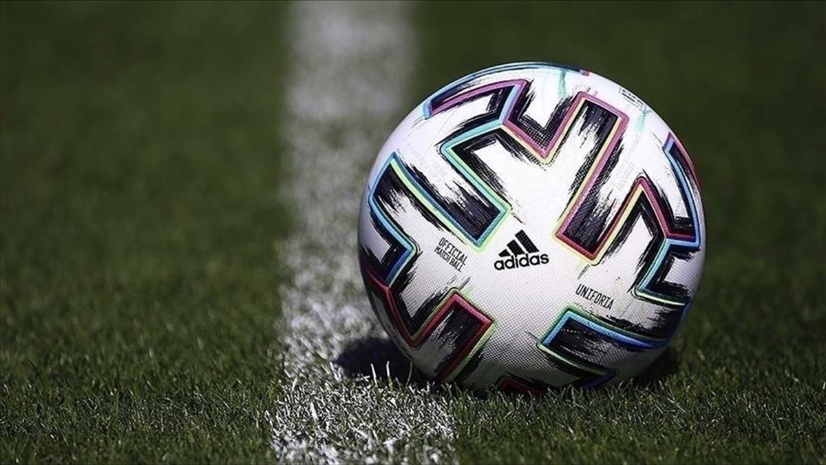 futbolda-yaz-transfer-donemi-sona-erdi-ZINbSJ4E.jpg