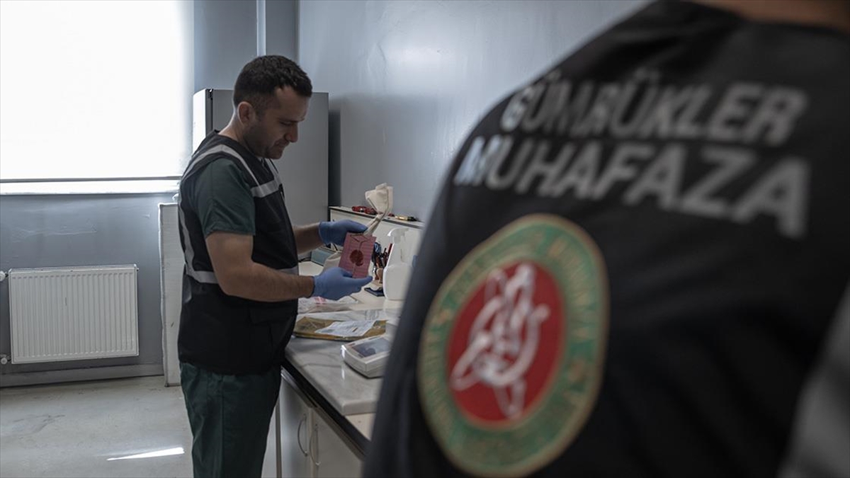 gumrukler-muhafaza-kriminal-laboratuvar-uluslararasi-gecerlilige-sahip-uyusturucu-analizlerinin-sayisini-artirdi-PtOpxnle.jpg