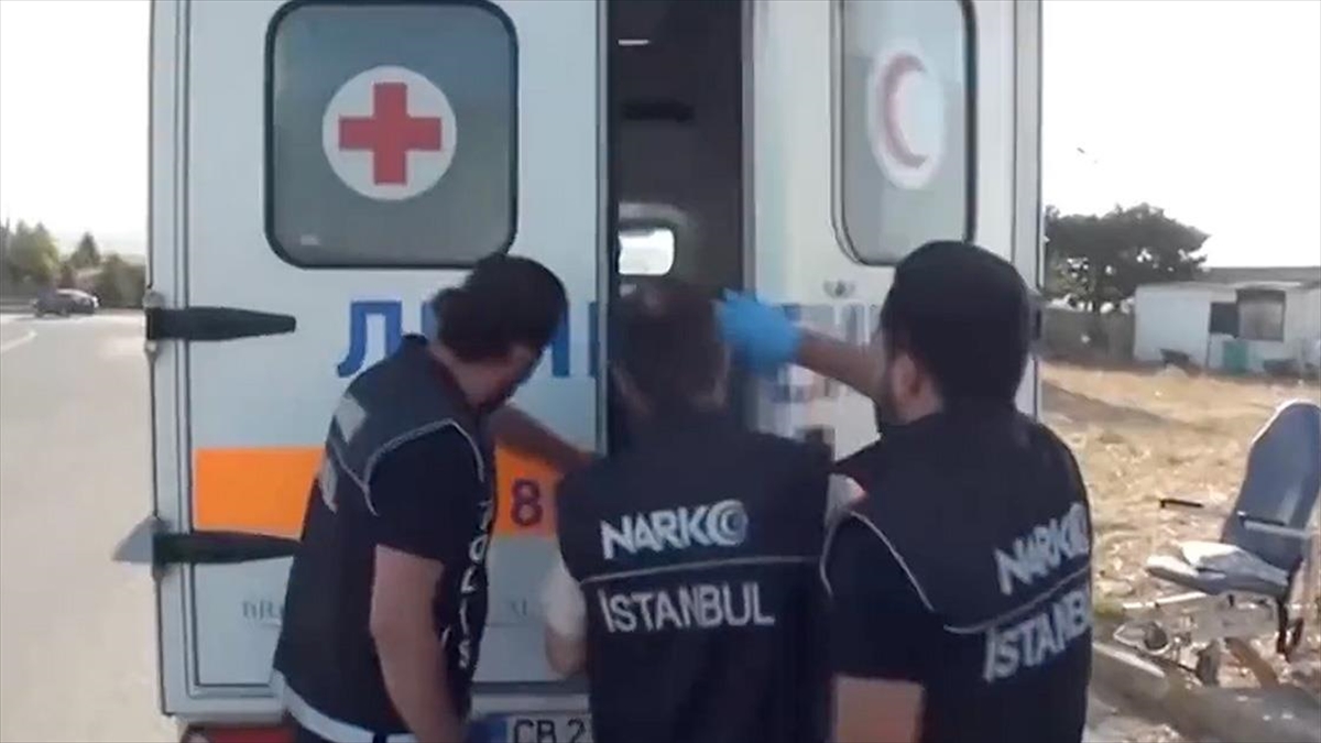 hasta-nakil-araciyla-turkiyeye-uyusturucu-sokmaya-calisanlar-yakalandi-EyqW8bJn.jpg