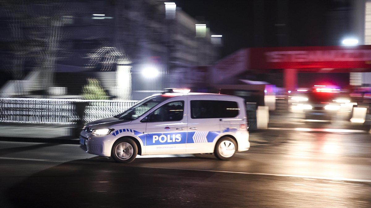 istanbuldaki-dolandiricilik-sorusturmasinda-40-suphelinin-yakalanmasi-icin-operasyon-duzenlendi-mYeQqyyZ.jpg
