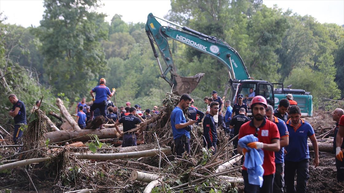 kirklarelindeki-sel-bolgesinde-arama-kurtarma-calismalari-tamamlandi-cPYyUuMf.jpg