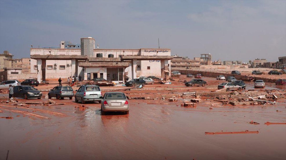 libyanin-derne-sehrinde-selde-olenlerin-sayisi-5-bin-300e-cikti-26WwNOTz.jpg