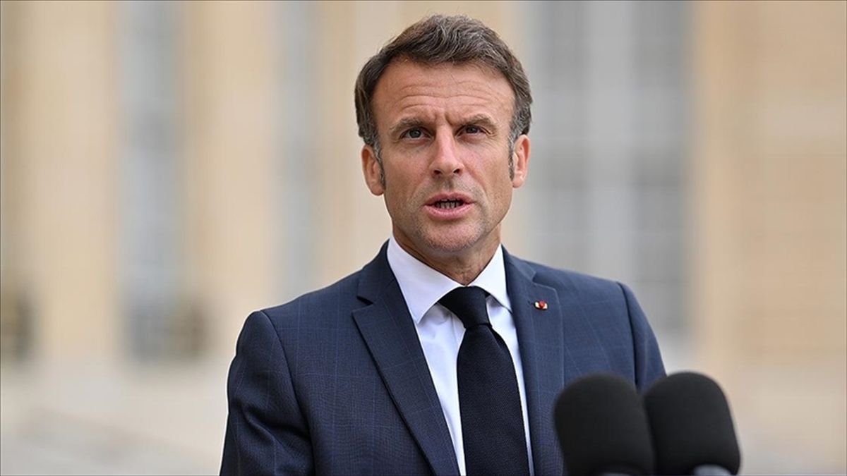 macron-abaya-yasaginin-kimseyi-etiketlemek-icin-olmadigini-savundu-9gyjYzDO.jpg