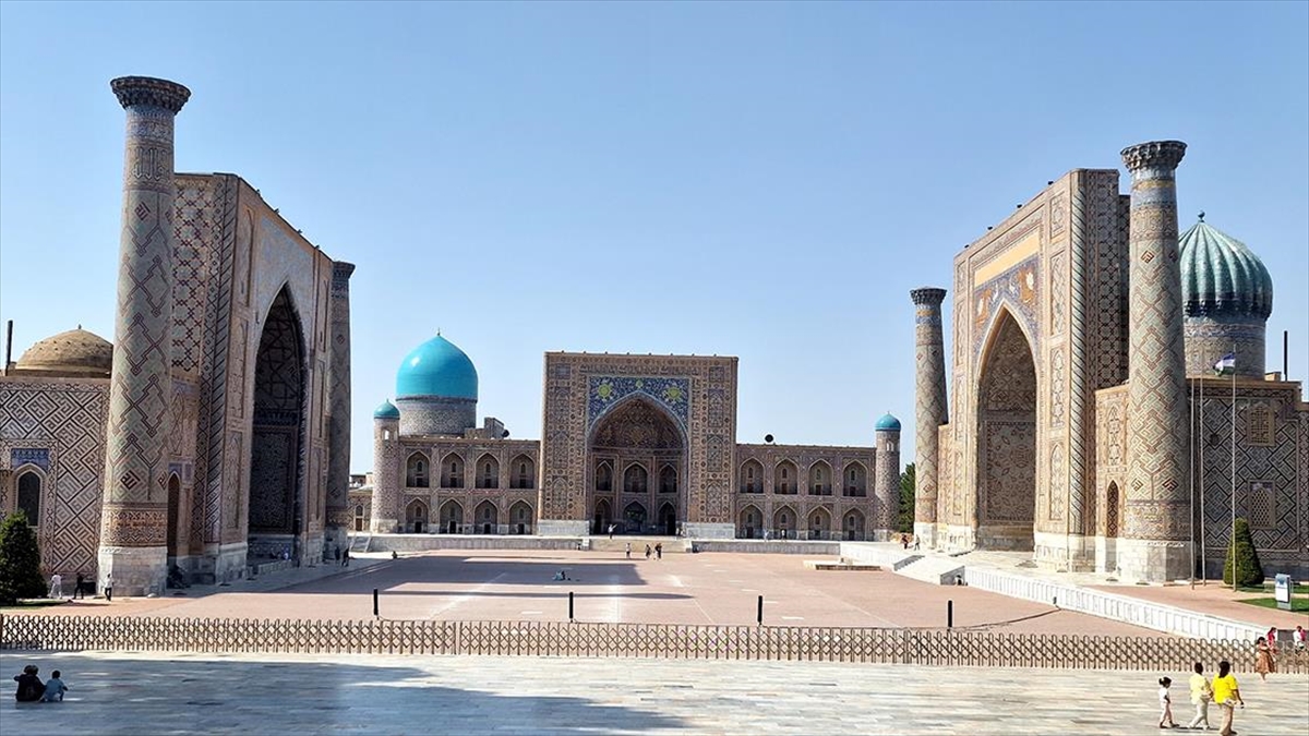 ozbekistan-bagimsizliginin-32nci-yilini-kutluyor-a1duhVAz.jpg