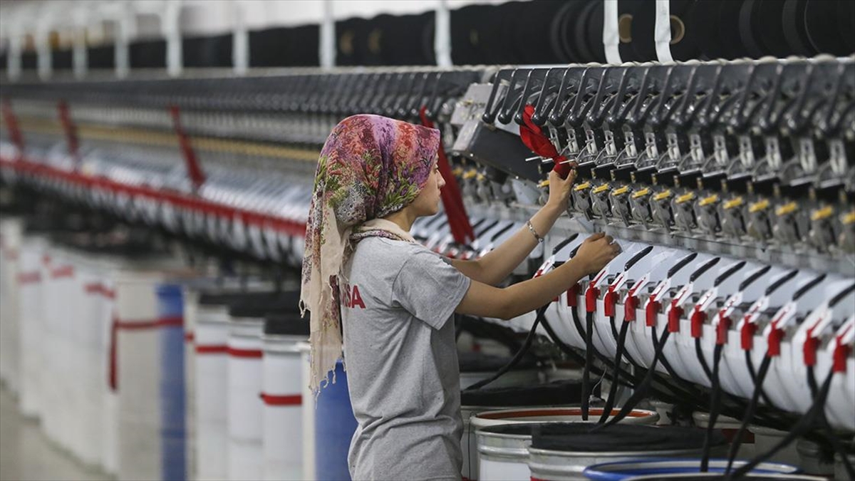 tekstil-geri-donusum-merkezi-usakta-uretime-kadinlardan-buyuk-katki-87Z25Bem.jpg