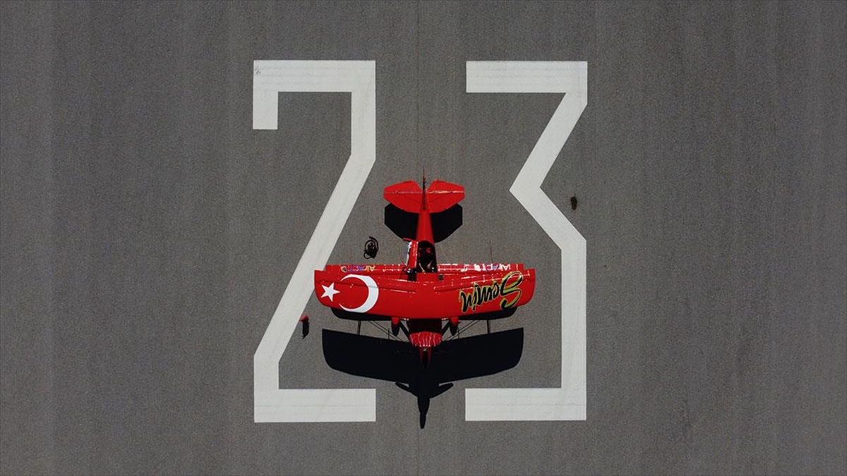 turk-kadin-akrobasi-pilotu-2024te-yurt-disi-ucus-gosterilerini-artirmayi-hedefliyor-TIIBpYvO.jpg