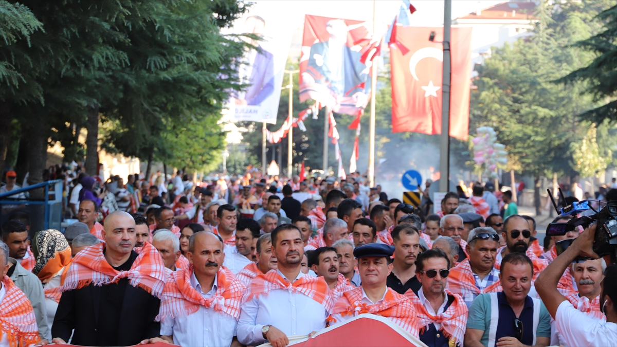 turkun-ilk-er-meydani-elmalida-gures-heyecani-basladi-Dl5rJF2A.jpg